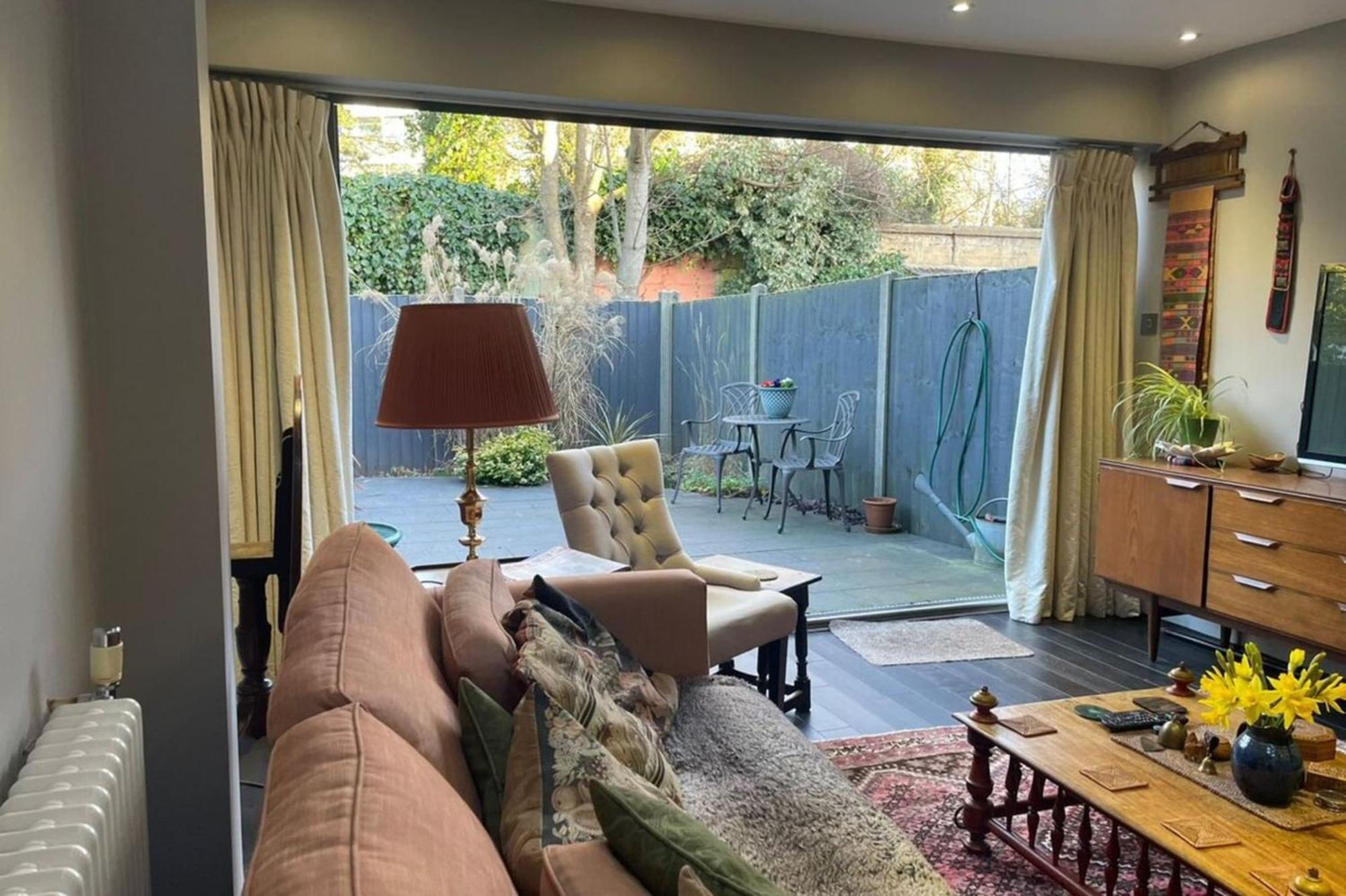 Luxurious 1 Bedroom Flat With Private Garden Apartment
