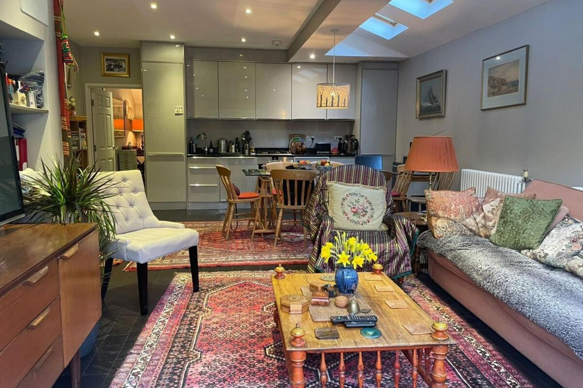 Luxurious 1 Bedroom Flat With Private Garden Apartment London