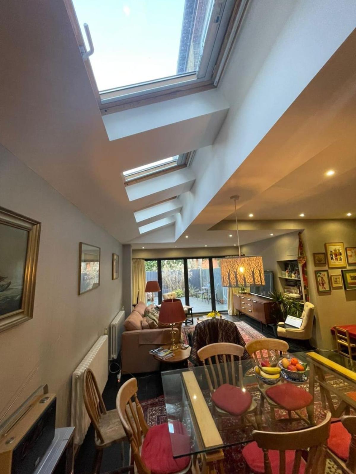 Luxurious 1 Bedroom Flat With Private Garden Apartment London