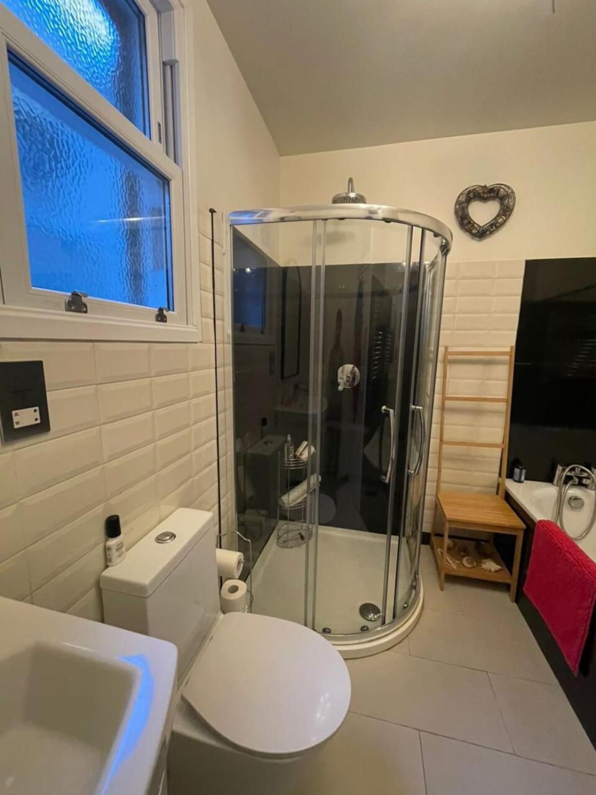 Luxurious 1 Bedroom Flat With Private Garden